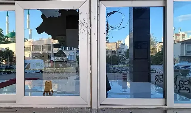 Serik Belediye binasına av tüfeğiyle ateş açan şüpheli gözaltına alındı