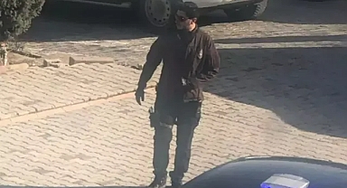 ‘Silahım yok’ dedi kamuflajlı tabancalı fotoğrafı ortaya çıktı!!