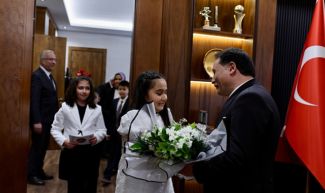 Vali Çiçek, Koltuğunu Miniklere Bıraktı