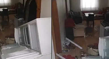 Yiyecek arayan ayılar evin penceresinden içeri girdi