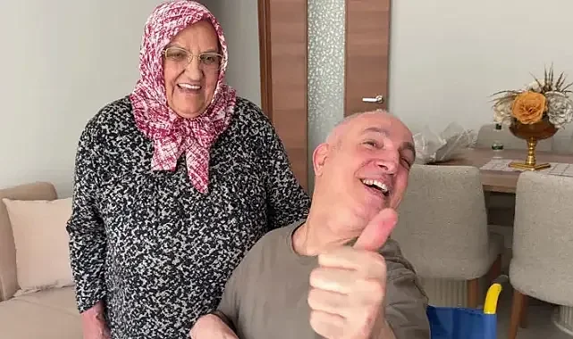 78 yaşındaki annenin hayali gerçek oldu; hediye edilen evde bakımını üstlendiği oğlu güneşi gördü