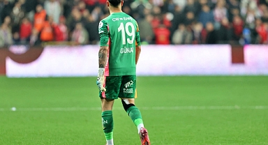 Aslan'da o isimle yollar ayrılıyor mu?