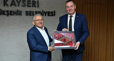 Başkan Büyükkılıç’a Ziyaret: 'Siz Kayseri’yi Yeniden İnşa Ettiniz'