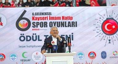 Başkan Büyükkılıç, Spor Oyunları Ödül Töreni'nde gençlere seslendi: 
