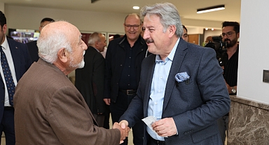 Başkan Palancıoğlu, belediye veznesinde vergisini ödedi