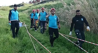 Depremi yaşayan hemşire, afetzedelere umut oluyor!