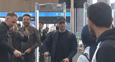 Domenico Tedesco, çiçek ve tezahüratlarla uğurlandı
