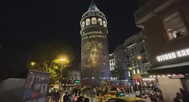 Galata Kulesi'nde göndermeli ışık gösterisi!