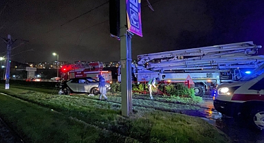 Kayseri’de kamyonla çarpışan otomobil tramvay yoluna girdi: 1 yaralı