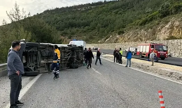 Kuşadası'nda otomobil ile minibüs çarpıştı: 12 yaralı
