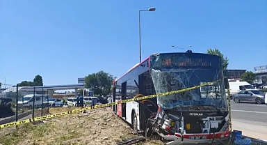 Ankara'da belediye otobüsü ve hafif ticari araç çarpıştı: 1 ölü, 9 yaralı
