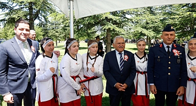 Başkan Büyükkılıç: “Bayrağımızın Özgürce Dalgalanmasında Jandarmamızın Fedakârlığı Var”