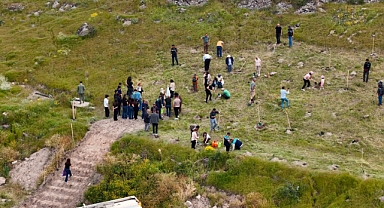 Büyükşehir, 300 Fidanı Toprakla Buluşturdu