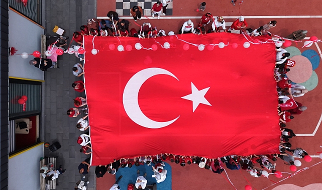 Büyükşehirin çocuk kütüphanesi miniklerinden A Milli takıma yürekleri ısıtan destek