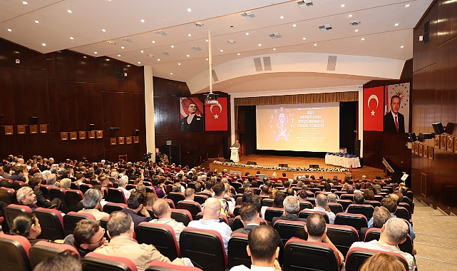 ERÜ’de “2025 Yılı Araştırma Performans Ödül Töreni” düzenlendi