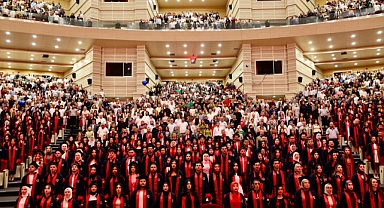 ERÜ Sağlık Hizmetleri Meslek Yüksekokulu,yeni mezunlarını verdi