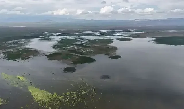 Kuraklıktan yok olma noktasına gelen Akşehir Gölü'nde su 1,5 metre derinliğe ulaştı
