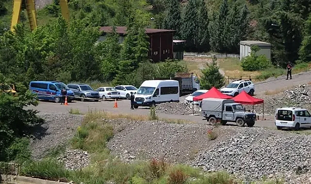 Maden ocağındaki göçükte mahsur kalan işçiyi kurtarma çalışmaları 3'üncü gününde