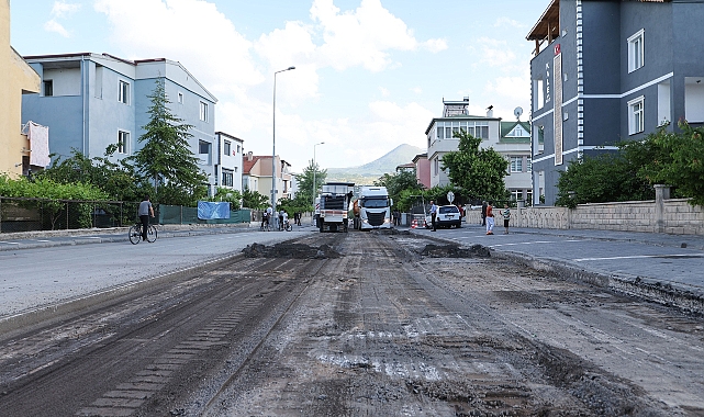 Osmanlı Mahallesinin yolları ve çehresi yenileniyor