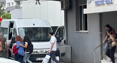 Seferihisar Belediyesi'ne operasyonda 7 şüpheli adliyede