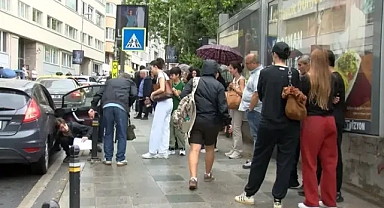 Şişli'de LGS için yanlış okula gelen kız öğrenciye veliler yardım etti
