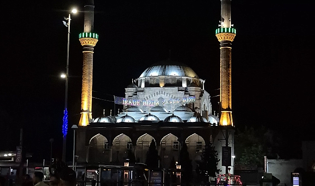 15 Temmuz şehitleri için camilerde sela okundu