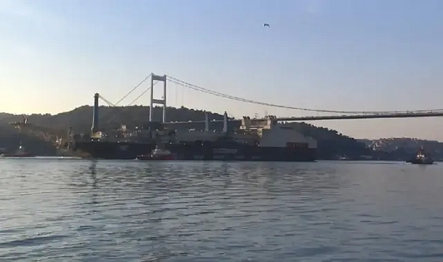 325 Metre Uzunluğundaki Boru Döşeme Gemisi