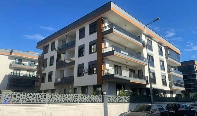 Anne, Baba ve Ağabeyini Öldüren Sanık Mert Avcı, Suçlamaları Reddetti