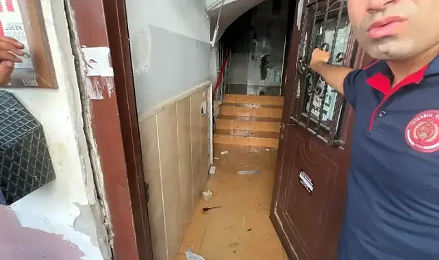 Asansörün içinde sırılsıklam oldu!
