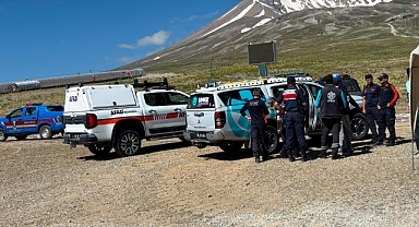Erciyes'in zirvesinde basınçtan rahatsızlanan 3 dağcı hastaneye kaldırıldı