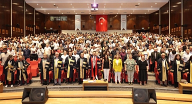 ERÜ Fen Fakültesi'nde mezuniyet heyecanı yaşandı!