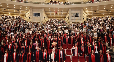 ERÜ, Hukuk Fakültesinde mezuniyet sevinci yaşandı!