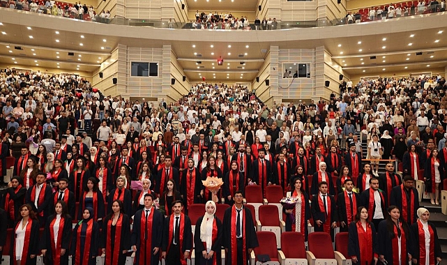 ERÜ, Hukuk Fakültesinde mezuniyet sevinci yaşandı!