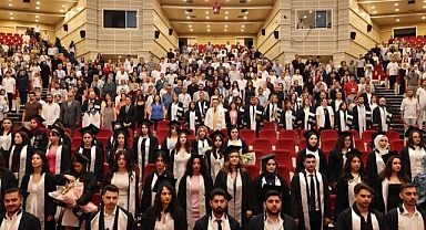 ERÜ Mimarlık Fakültesi’nde mezuniyet sevinci
