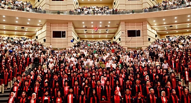 ERÜ Sağlık Hizmetleri Meslek Yüksekokulu, yeni mezunlarını verdi