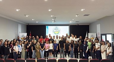 ERVA Spor Okulları antrenörleriyle değerlendirme toplantısı düzenlendi