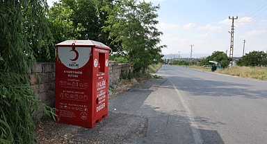 Hacılar'da kıyafet bağış kutuları hizmete girdi!