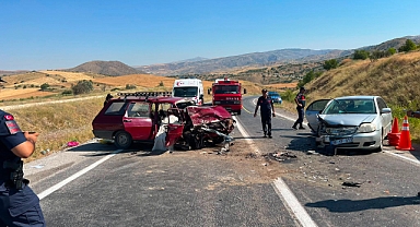İki otomobilin çarpıştığı kazada 1 kişi hayatını kaybetti