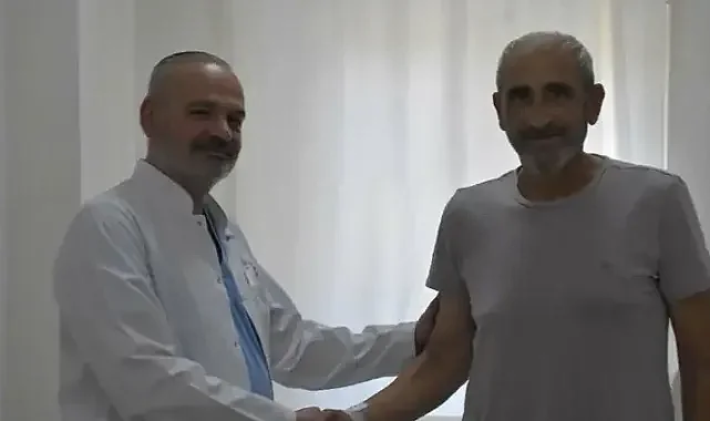 İzmir'de Mucize Operasyon: Göğüs Kemiği Kesilmeden Kalbe Dokundular!