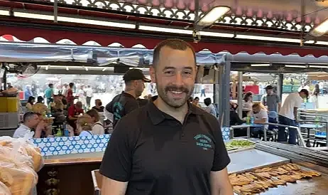 Japonya Savunma Bakanı Shinjiro Koizumi, NATO'dan sonra İstanbul'da Balık Ekmek Yedi