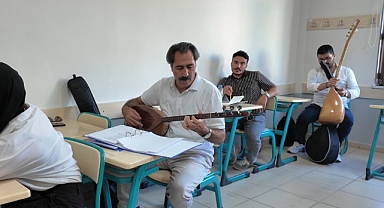 KAYMEK Şiir Atölyesi Kursu'nda gelenekten geleceğe sazlı sözlü yolculuk