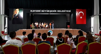 Kayseri Büyükşehir Konservatuvarı'nda Yaz Coşkusu: 1.865 Kursiyer Sanatla Buluştu