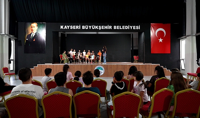 Kayseri Büyükşehir Konservatuvarı'nda Yaz Coşkusu: 1.865 Kursiyer Sanatla Buluştu