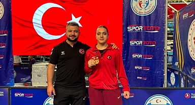 Kayseri'li milli sporcudan halterde Türkiye şampiyonluğu