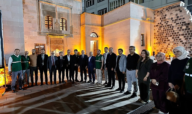 Kayseri Protokolü Yeşilay Kayseri Şubesi'nde Bir Araya Geldi