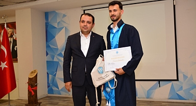 Kayseri Üniversitesi Yahyalı MYO'da Mezuniyet ve Şed Kuşanma Töreni Düzenlendi