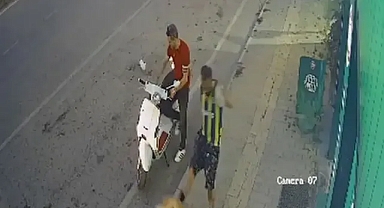 Kendi Halinde Yürüyen Kediye Tekme Atan Şahıs Adliyeye Sevkedildi