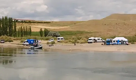 Kızılırmak'a Serinlemek İçin Girdi, Kayboldu. Arama Çalışmaları Devam Etmekte