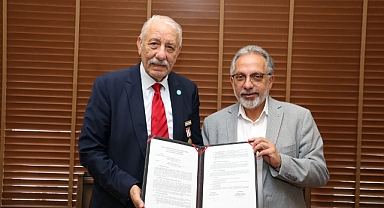 KKTC Aksakalı Öksüzoğlu'ndan Talas Belediyesine anlamlı emanet