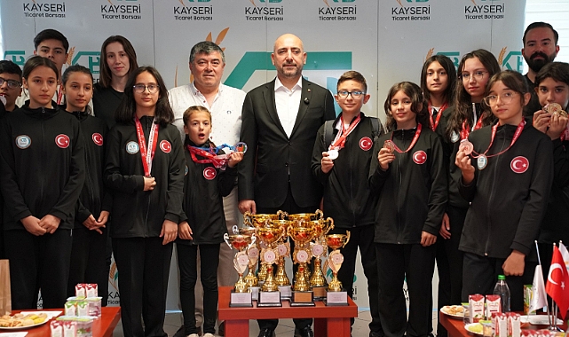 KTB ERVA Spor Okulu Sporcularından Başkan Bağlamış'a ziyaret